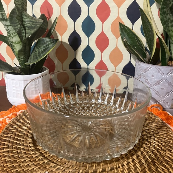 Vintage Luminarc Arcoroc France Diamant 9" Serving/Salad Bowl Discontinued - Picture 2 of 15